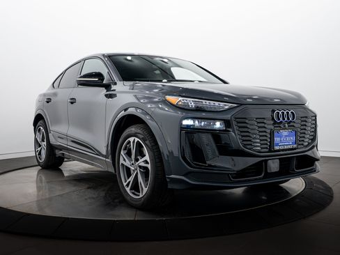 New 2027 Audi Q6 e-tron Premium Plus AWD/4WD image 2