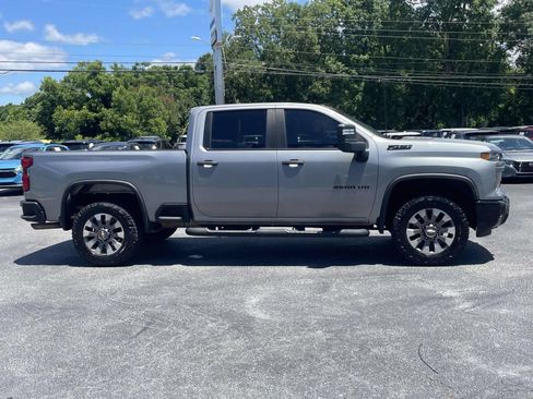 Used 2024 Chevrolet Silverado 2500 Custom w/ Custom Convenience Package AWD/4WD image 2