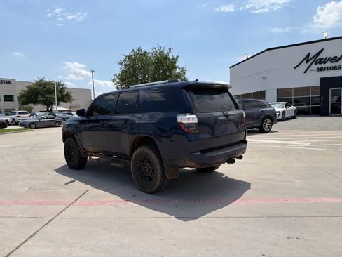 Used 2019 Toyota 4Runner SR5 Premium AWD/4WD image 2