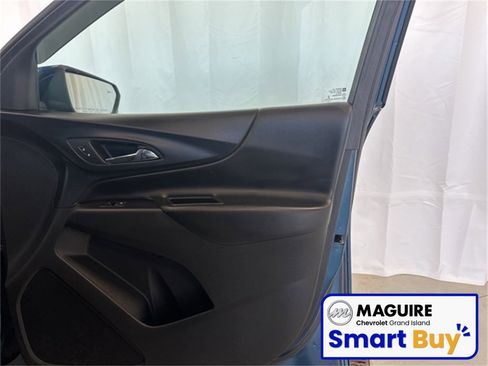 Used 2020 Chevrolet Equinox LT w/ Driver Convenience Package image 17
