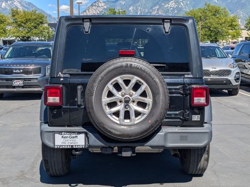 Used 2023 Jeep Wrangler Unlimited Sport AWD/4WD image 5
