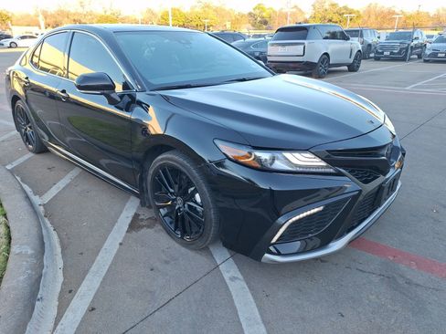 Used 2023 Toyota Camry XSE image 8