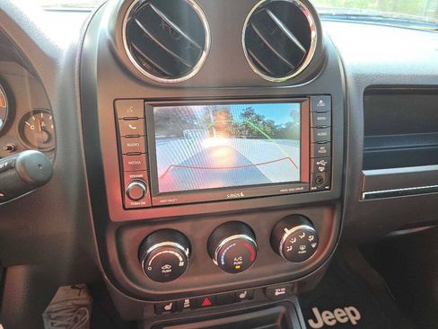 Used 2016 Jeep Patriot Latitude FWD image 26