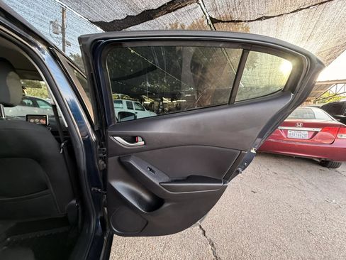Used 2016 MAZDA MAZDA3 i Sport FWD image 28