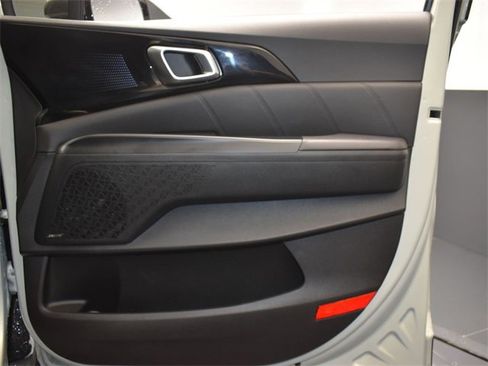 Certified 2025 Kia Carnival SX Prestige image 14