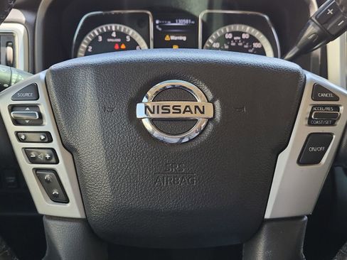 Used 2018 Nissan Titan SL RWD image 11