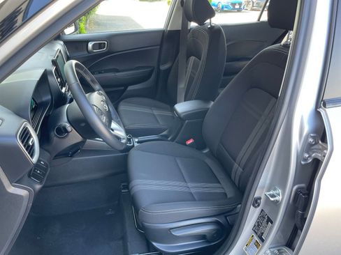 Used 2025 Hyundai Venue SEL image 37