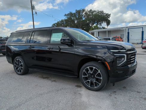 New 2026 Chevrolet Suburban RST w/ RST Capability Package AWD/4WD image 2