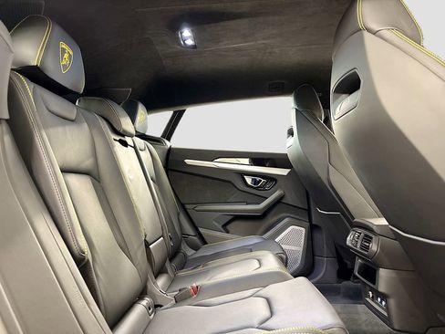 Used 2021 Lamborghini Urus AWD/4WD image 16