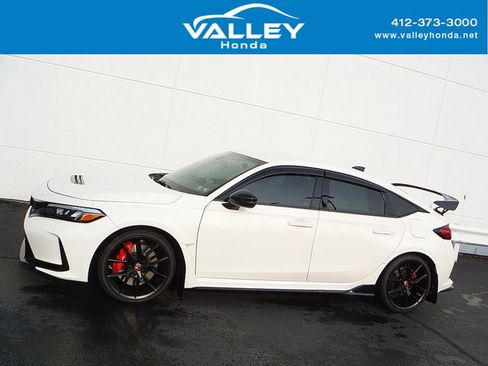 Used 2024 Honda Civic Type R image 2