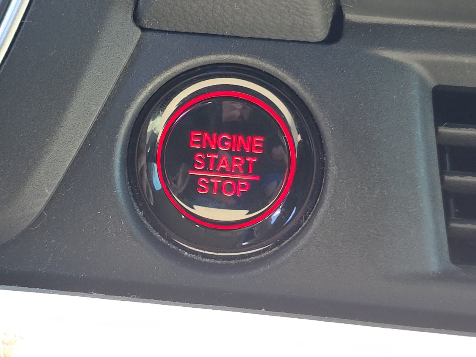 Used 2025 Honda Pilot EX-L image 10