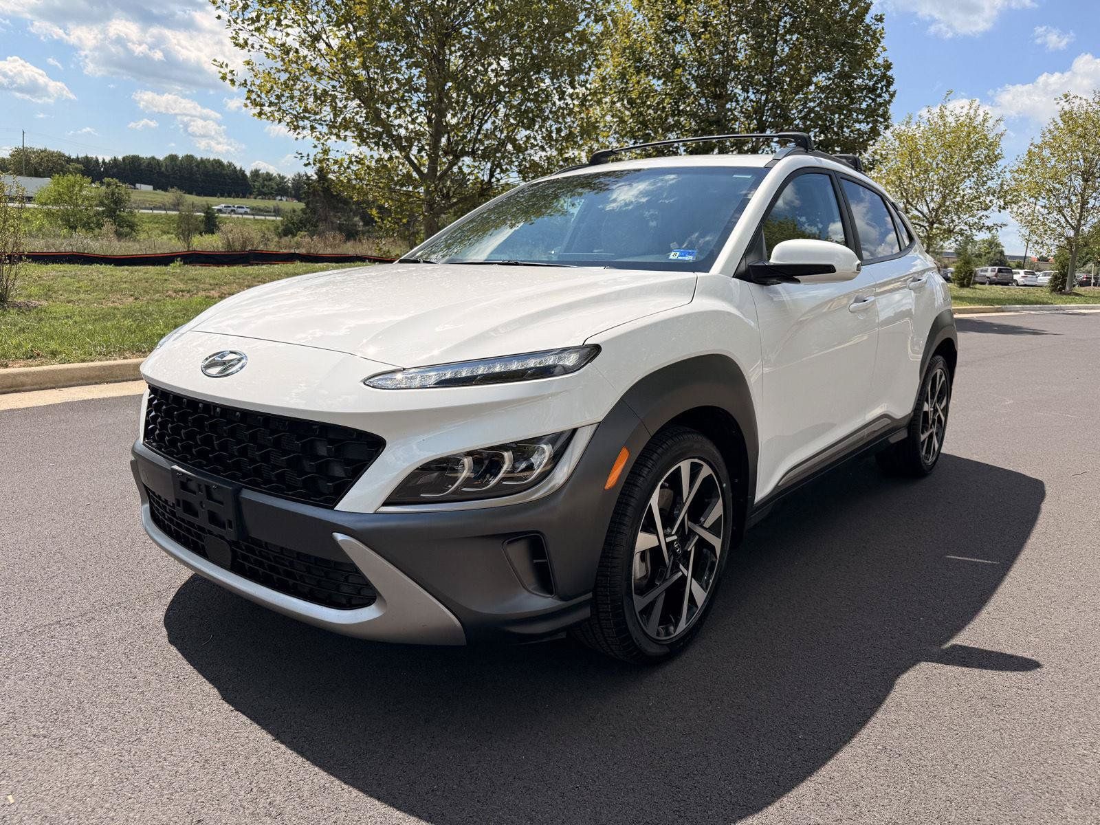 Used 2023 Hyundai Kona Limited AWD/4WD image 2