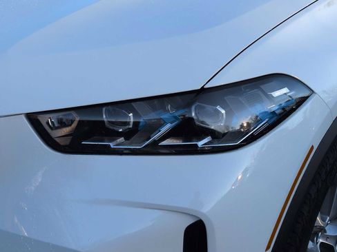 New 2026 BMW X5 xDrive50e w/ Executive Package image 11