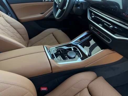 Used 2026 BMW X6 M60i w/ Climate Comfort Package image 25