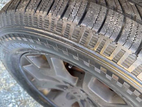 Used 2014 Nissan Frontier SL image 16