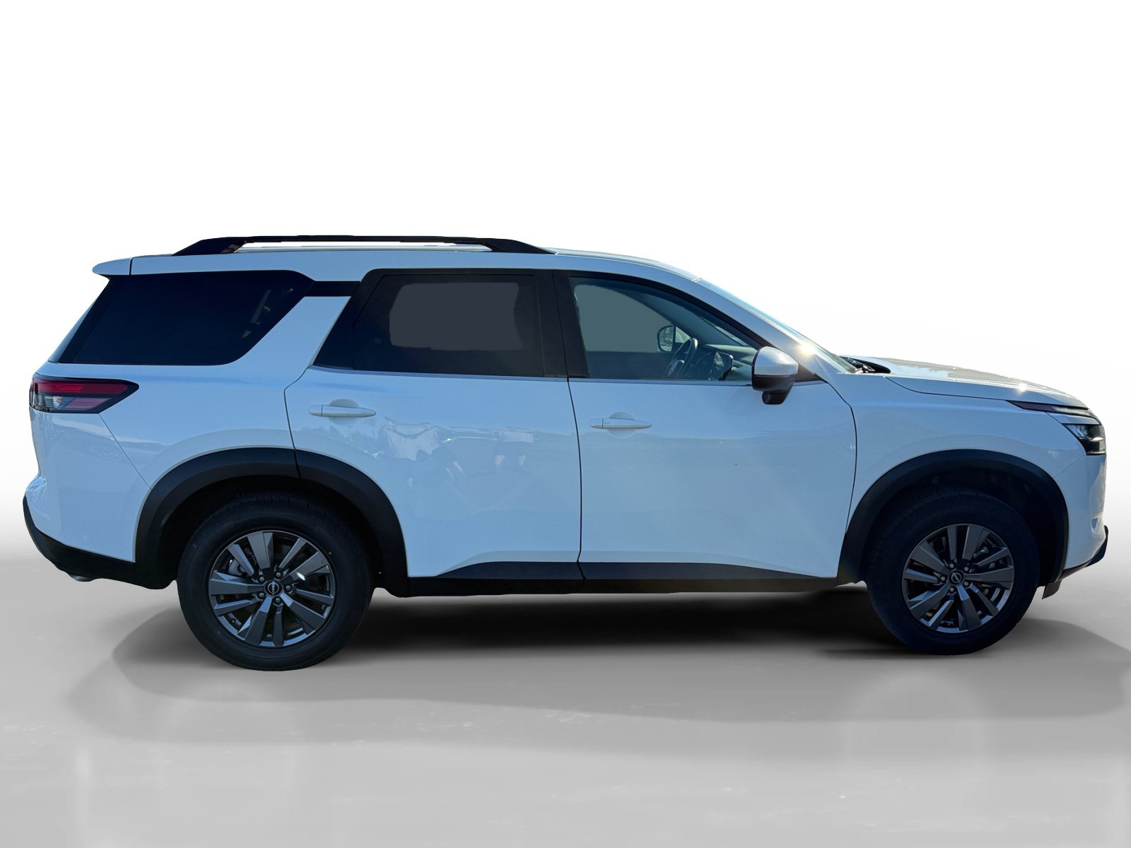 Used 2025 Nissan Pathfinder SV FWD image 6
