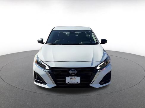 Used 2025 Nissan Altima 2.5 SV FWD image 4