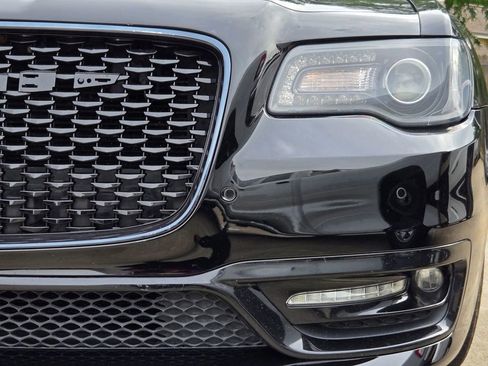 Used 2021 Chrysler 300 Touring L RWD image 11