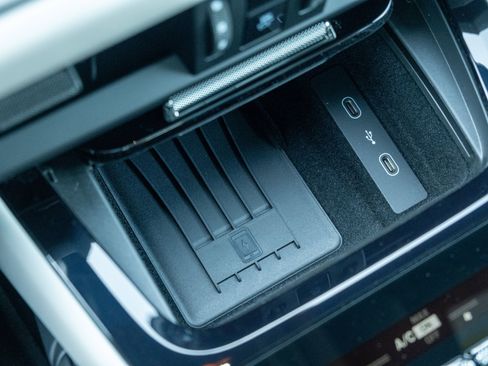 New 2026 Porsche Cayenne image 25