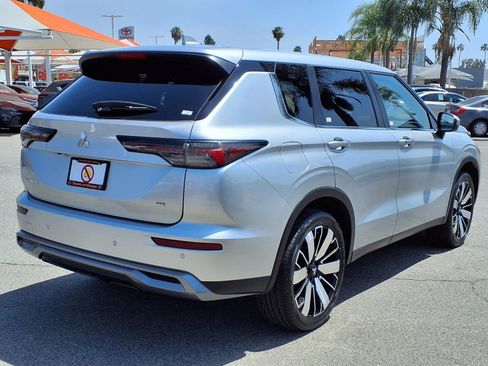 Used 2025 Mitsubishi Outlander AWD image 6
