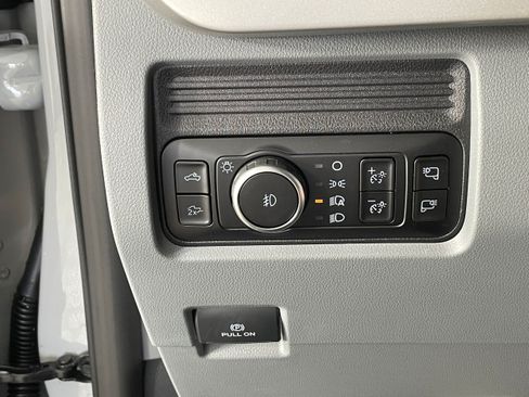 New 2026 Ford F250 XLT w/ XLT Premium Package AWD/4WD image 8