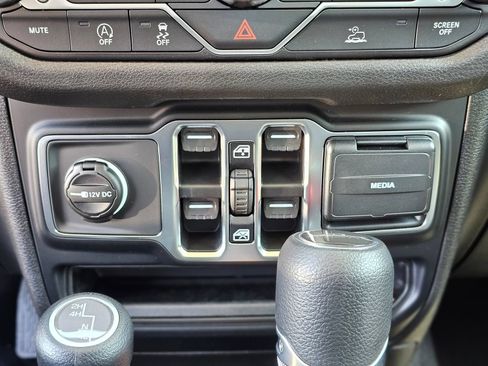 New 2026 Jeep Gladiator Sport AWD/4WD image 14