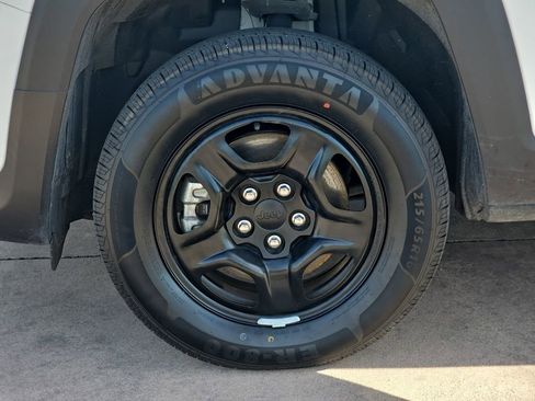 Used 2022 Jeep Renegade Sport image 35