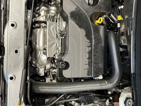 Used 2025 Chevrolet Equinox LT image 9