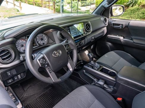 Used 2022 Toyota Tacoma TRD Sport image 33