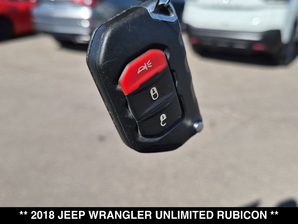 Used 2018 Jeep Wrangler Unlimited Rubicon w/ Dual Top Group AWD/4WD image 33
