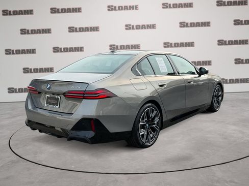 Used 2025 BMW 550e xDrive w/ Executive Package AWD/4WD image 5