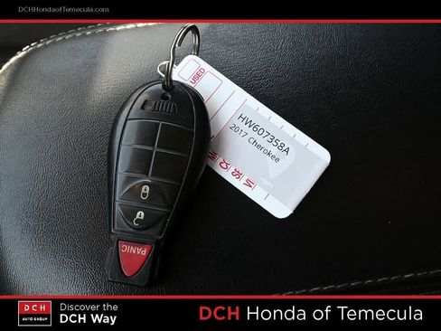 Used 2017 Jeep Cherokee Sport image 8