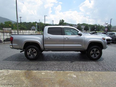 Used 2021 Toyota Tacoma SR5 RWD image 6