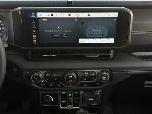 Used 2025 Jeep Gladiator Sport AWD/4WD image 18