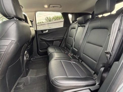 Used 2022 Ford Escape Titanium w/ Class II Trailer Tow Package image 12