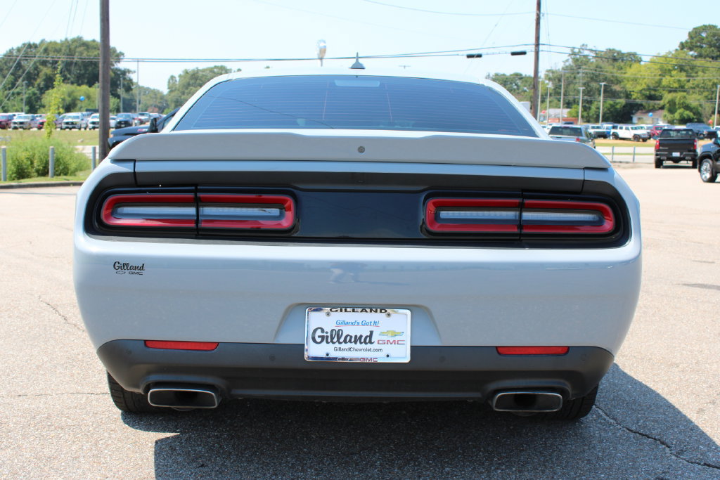 Used 2022 Dodge Challenger R/T w/ Performance Handling Group RWD image 6