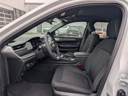 New 2026 Jeep Grand Cherokee Laredo X AWD/4WD image 10
