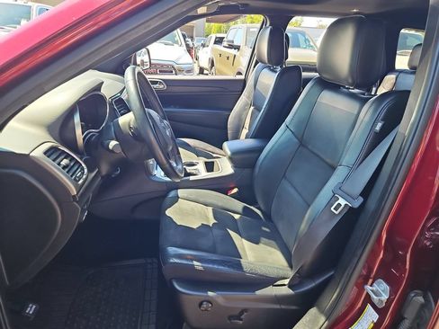 Used 2019 Jeep Grand Cherokee Altitude AWD/4WD image 12