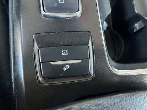 Used 2018 Ford Fusion SE w/ Equipment Group 602A FWD image 25