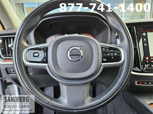 Used 2019 Volvo S60 T6 Momentum w/ Multimedia Package image 19