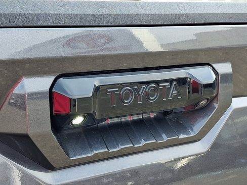 Used 2025 Toyota Tundra Limited AWD/4WD image 30