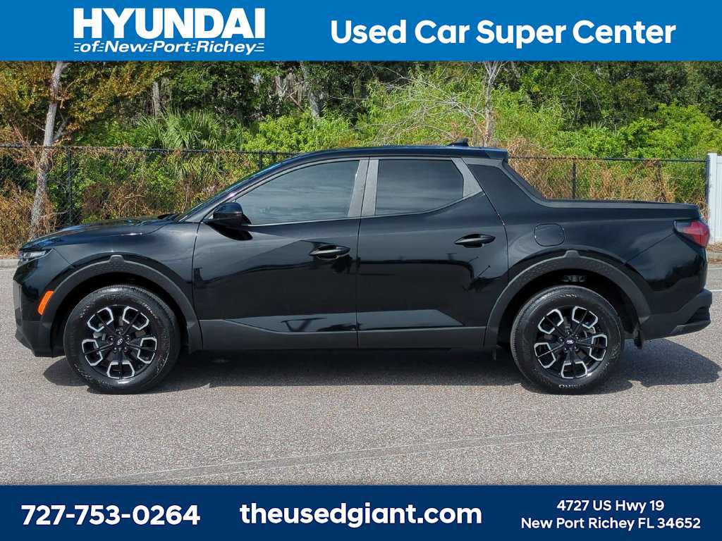 Certified 2024 Hyundai Santa Cruz SE FWD image 2