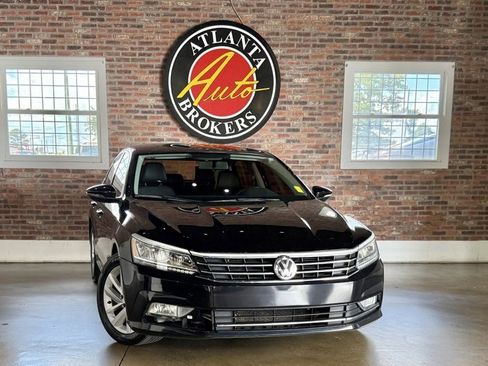 Used 2018 Volkswagen Passat 2.0T SE w/ SE Lighting Package image 1
