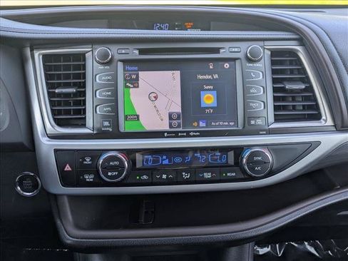 Used 2019 Toyota Highlander Limited Platinum AWD/4WD image 15