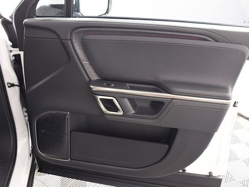 Used 2023 Rivian R1S Adventure image 18