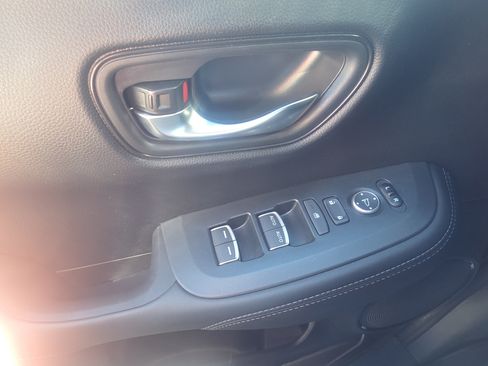Used 2025 Honda HR-V EX-L image 28