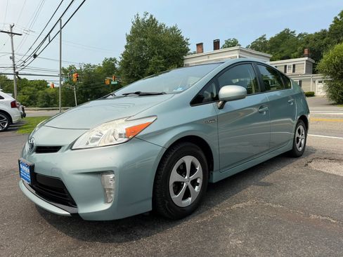 Used 2012 Toyota Prius Three w/ Solar Roof Pkg FWD image 3