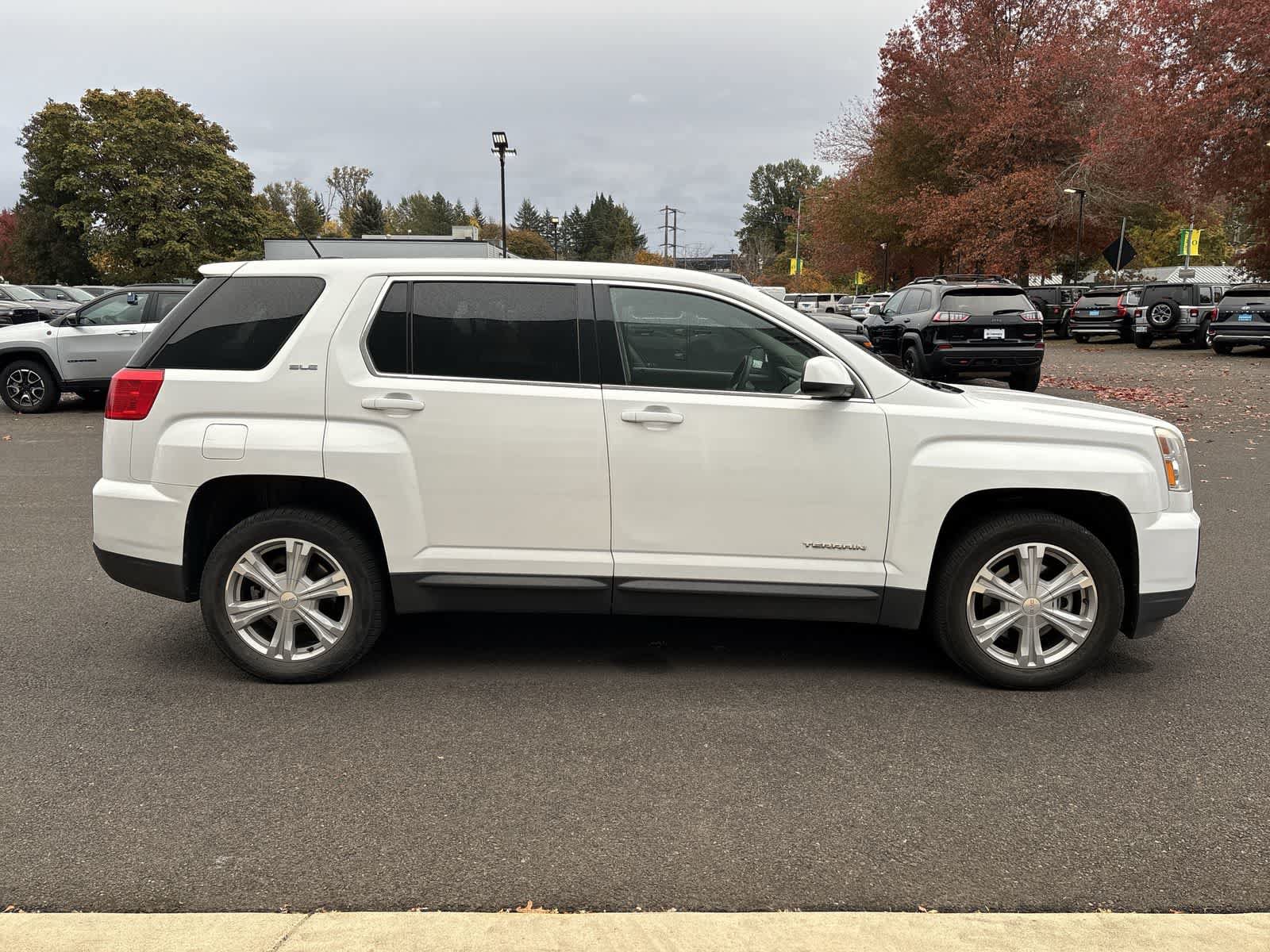 Used 2017 GMC Terrain SLE AWD/4WD image 5