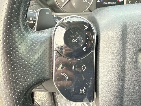 Used 2020 Land Rover Range Rover Velar S image 32