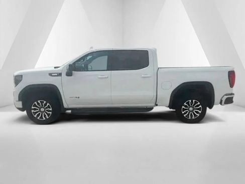 Used 2023 GMC Sierra 1500 AT4 w/ AT4 Premium Package AWD/4WD image 4